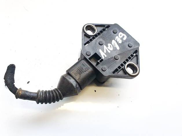 8E0907637A Volkswagen Passat 2005 Czujnik prędkości ESP - Thumbnail 3