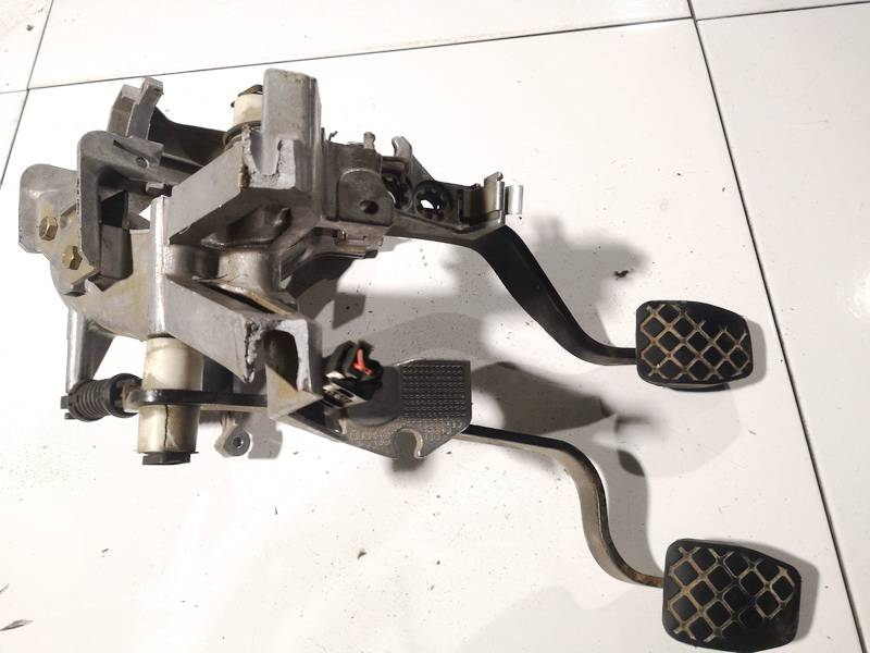 Audi 80 1994 Clutch pedal
