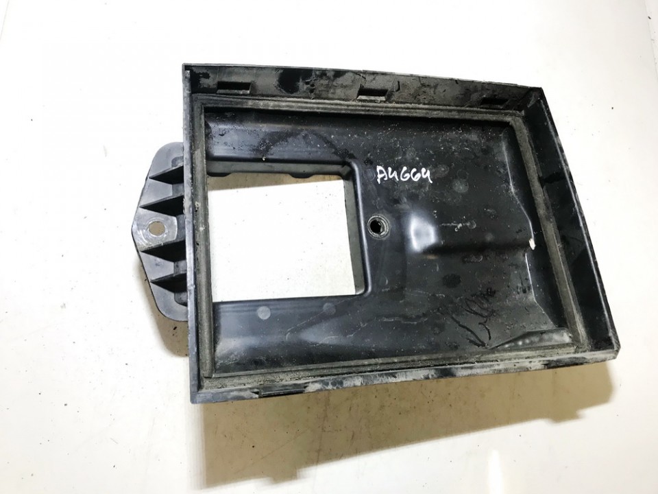 6n1819640c used Air filter box Volkswagen Polo 2001 1.4L EIS00757153