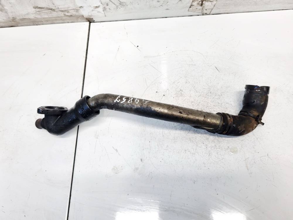 9646559580 Ford Kuga 2008 Tuyau de liquide de refroidissement solide