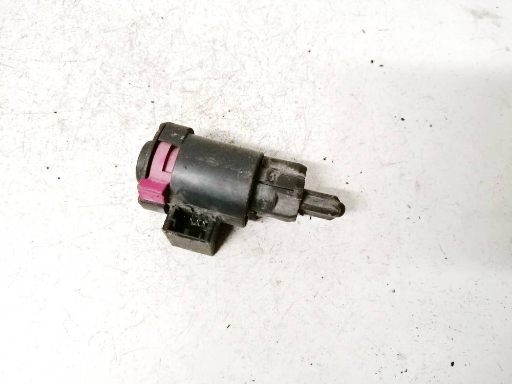 914689963 Volkswagen Phaeton 2002 Interruptor sensor del pedal de freno - Thumbnail 2