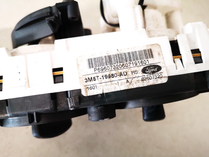 3M5T19980AD Ford Focus 2006 Climate Control Panel (heater control switches) - Thumbnail 2