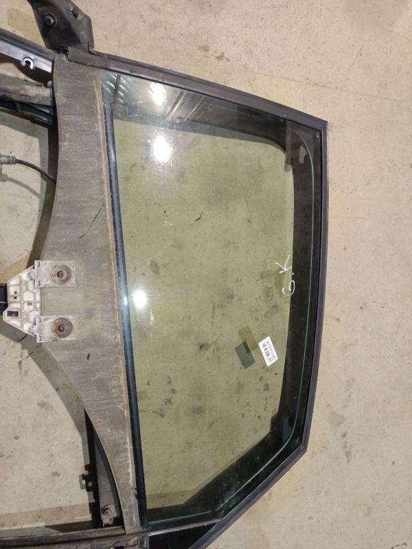 Audi A6 2008 Durvju stikls - AIZMUGURE PA KREISI