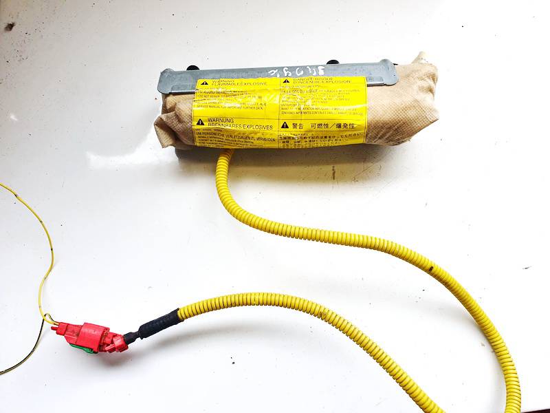 576044700 Mitsubishi Carisma 2002 Sēdekļa drošības spilvens SRS