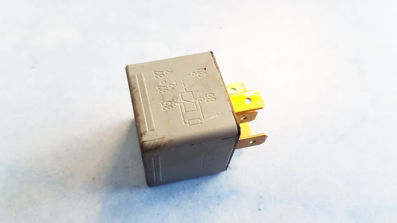 0332209159 SAAB 9-3 2000 Relay module | EuroImpex