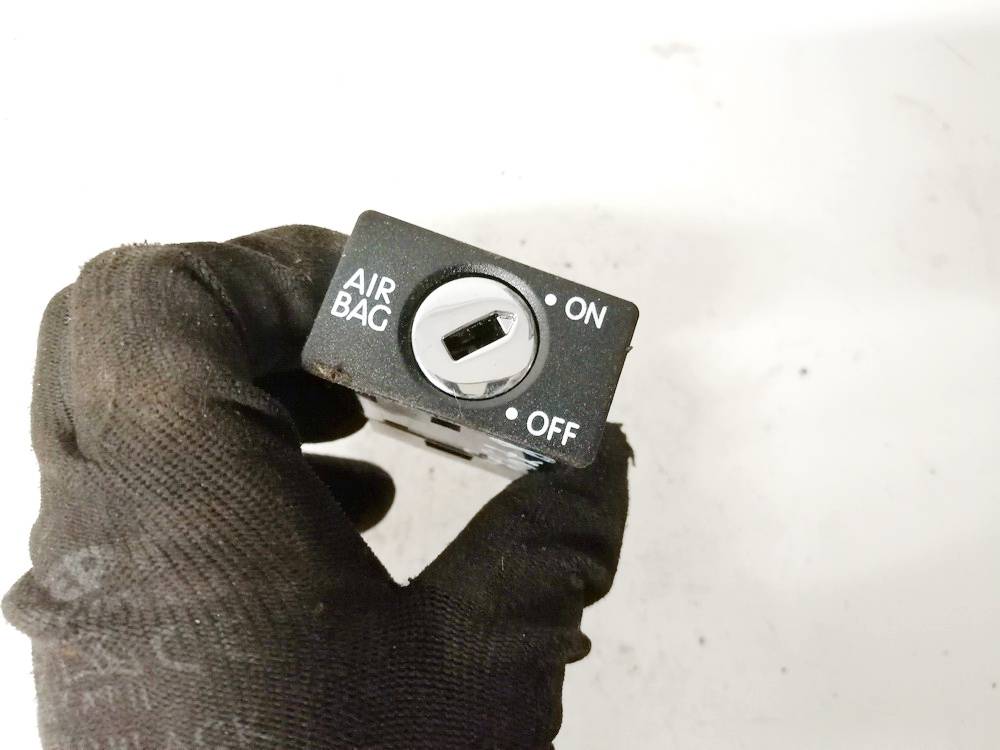 1K0919237A Audi A6 2006 Przycisk włączania/wyłączania poduszki powietrznej (SRS)