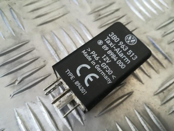 3B0963513 Volkswagen Golf 2007 Relay module