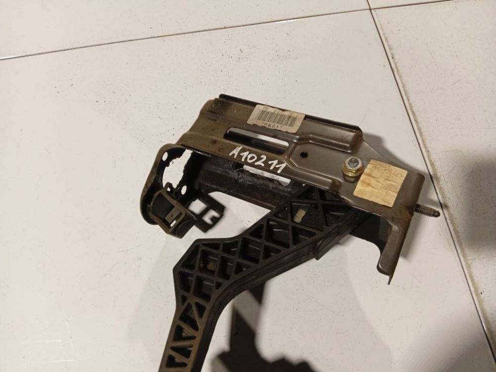 Skoda Octavia 2003 Clutch pedal - Thumbnail 3