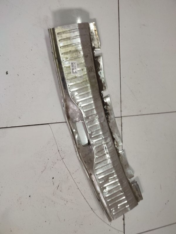 13203619 Opel Astra 2005 Metal Boot Lip Cover