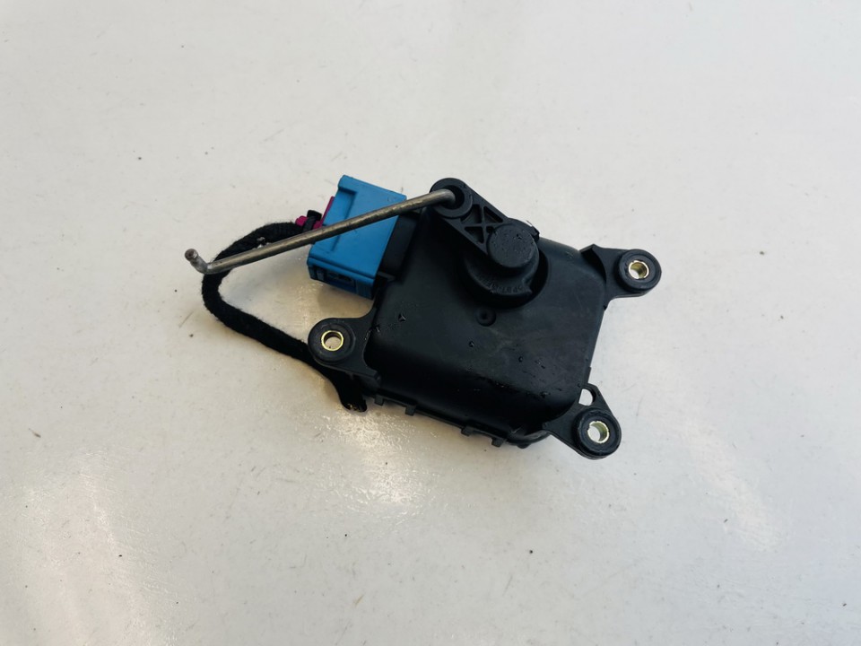 4B1820511M Audi A6 2002 Heater Vent Flap Control Actuator Motor - Thumbnail 3