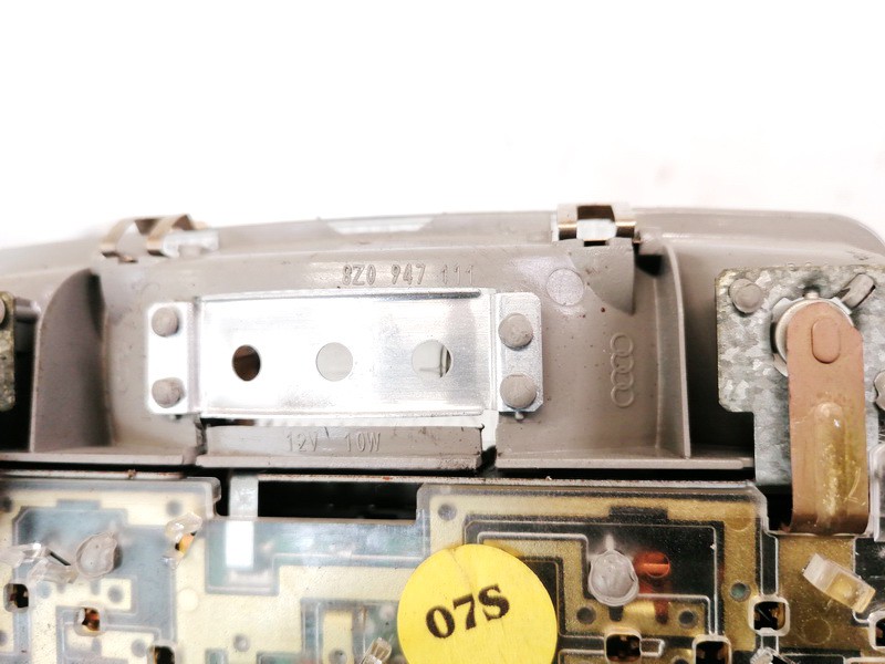 8Z0947111 Audi A2 2001 Interior Light - FRONT - Thumbnail 3