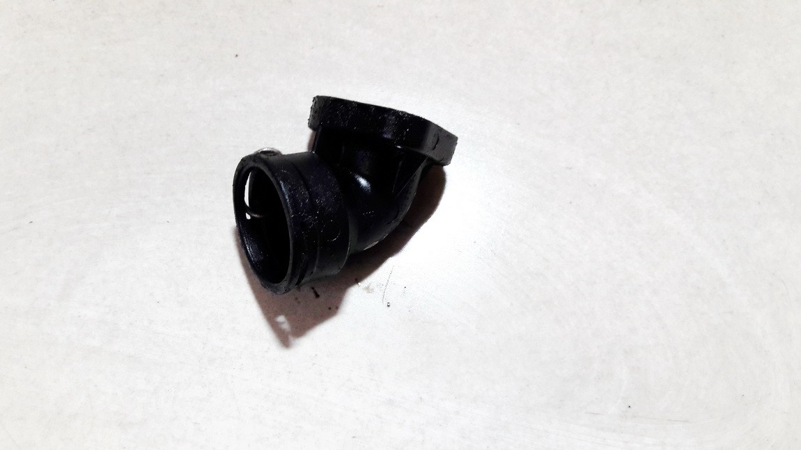 028103111A Volkswagen Golf 1994 Kołnierz układu chłodzenia (pokrywa obudowy termostatu układu chłodzenia silnika) - Thumbnail 2