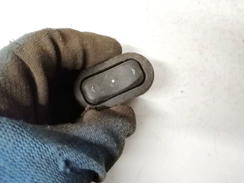 13363100 Opel Astra 2002 Stiklo valdymo mygtukas (lango pakeliko mygtukai)