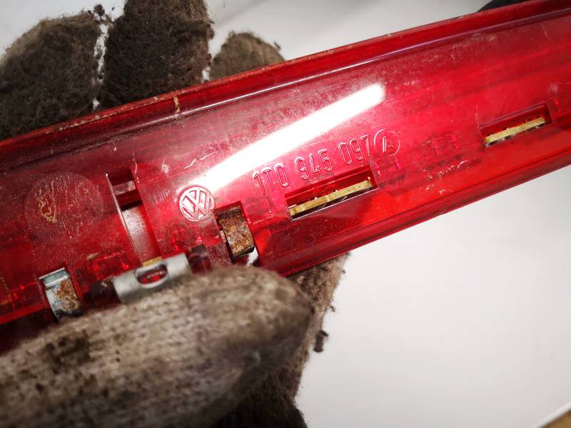 1T0945097A Volkswagen Touran 2004 Dodatkowe światło stopu - Thumbnail 3