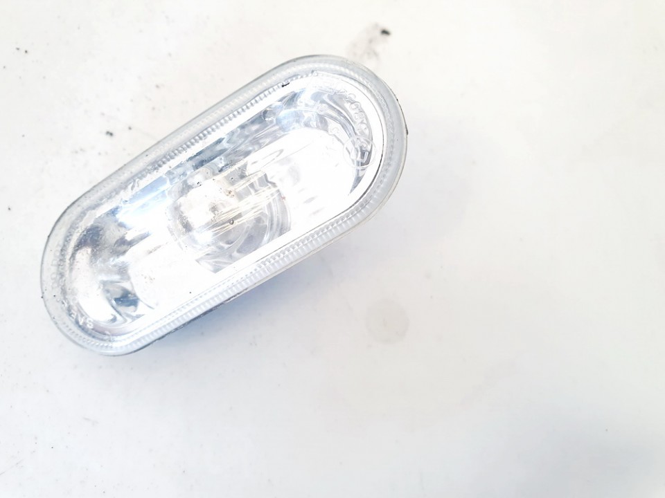 1J0949117 Volkswagen Polo 2002 Clear Side Repeaters - FRONT RIGHT