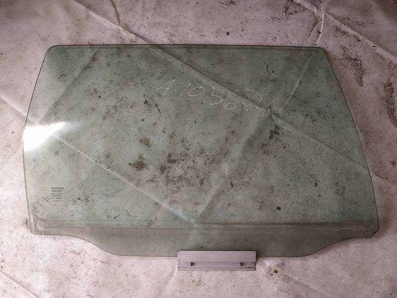 AS2 Volvo XC 70 2002 Oven lasi - TAKANA OIKEALLA