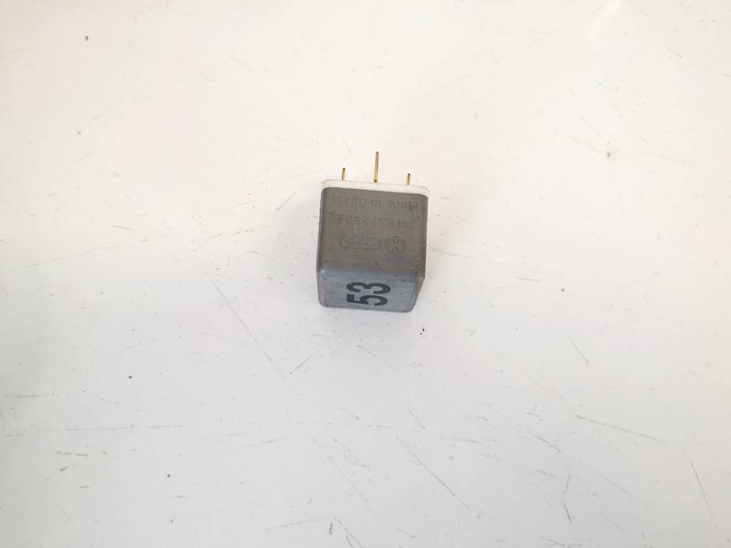 141951253B Audi A4 1999 RELÉ PARA AUTOMÓVIL - Thumbnail 3