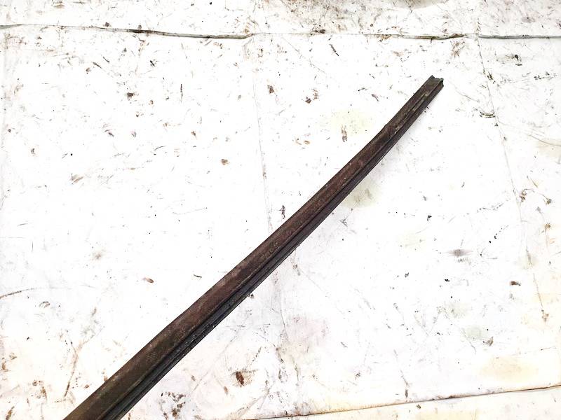 Audi A4 2001 Garniture Arriere Fenêtre Côté Droite - Thumbnail 3