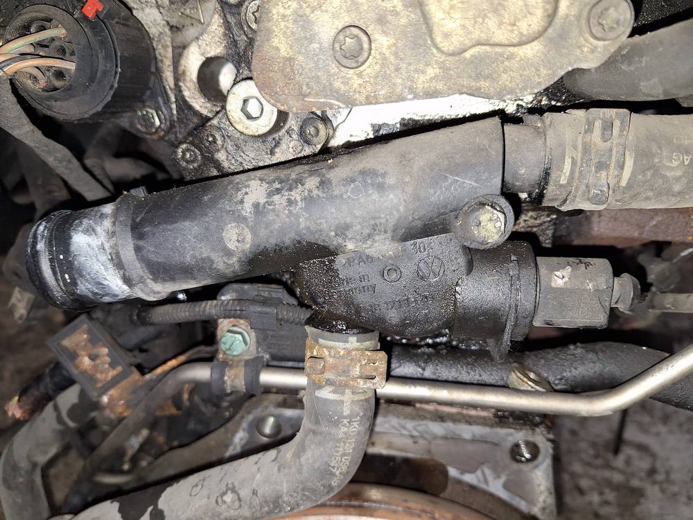 038121132D Volkswagen Passat 2006 Thermostat Housing (Flange)