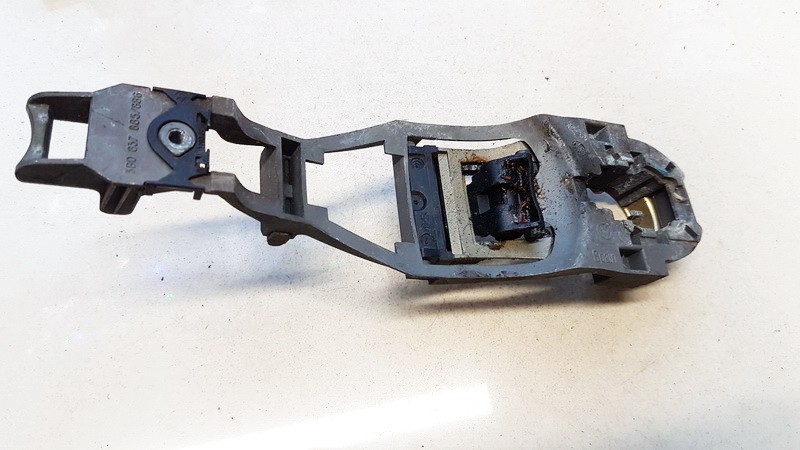 3B0837885 Volkswagen Passat 1998 Door Handle Exterior - FRONT LEFT