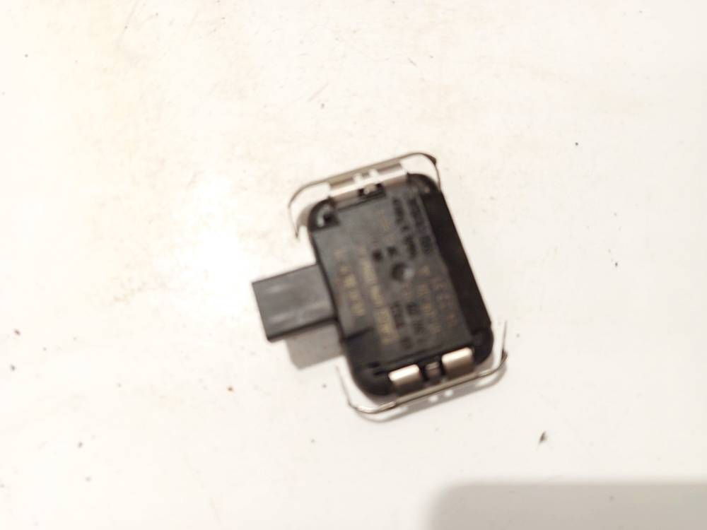 6G9N17D547AC Ford Galaxy 2006 Stiklo lietaus daviklis P.