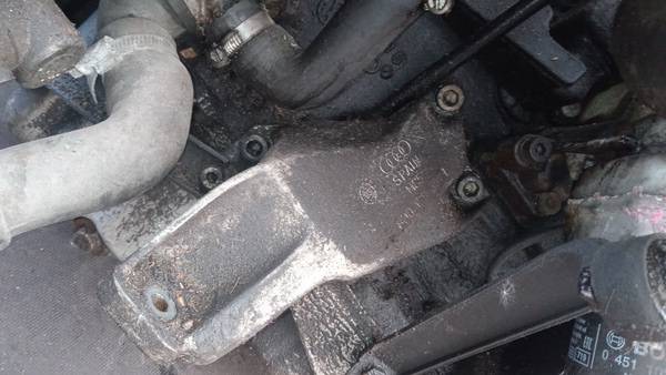 8D0199307L Audi A4 1997 Engine Mount Bracket and Gearbox Mount Bracket