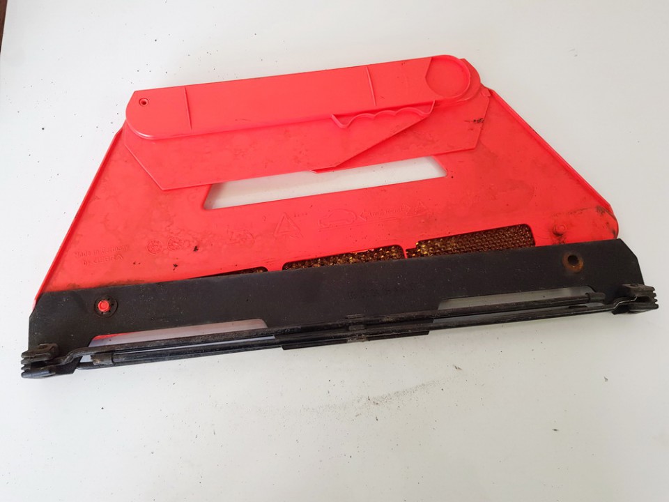 4B5860251C Skoda Superb 2002 Warning Triangle Integrated into Trunk