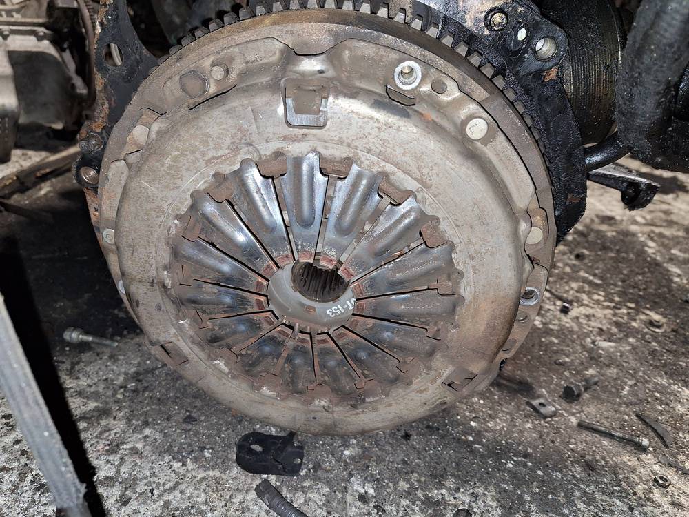 Toyota Avensis 2004 Zestaw sprzęgła