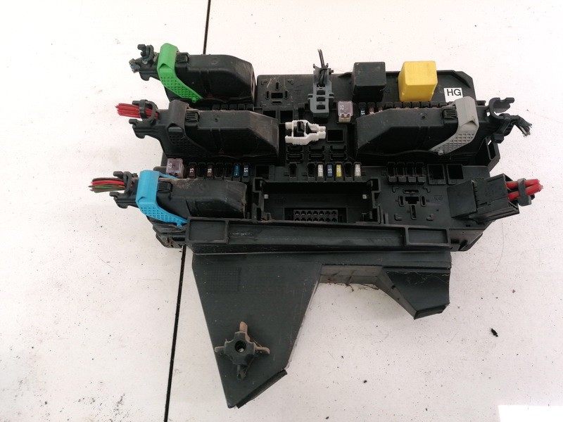 13115937 Opel Astra 2005 Fuse box