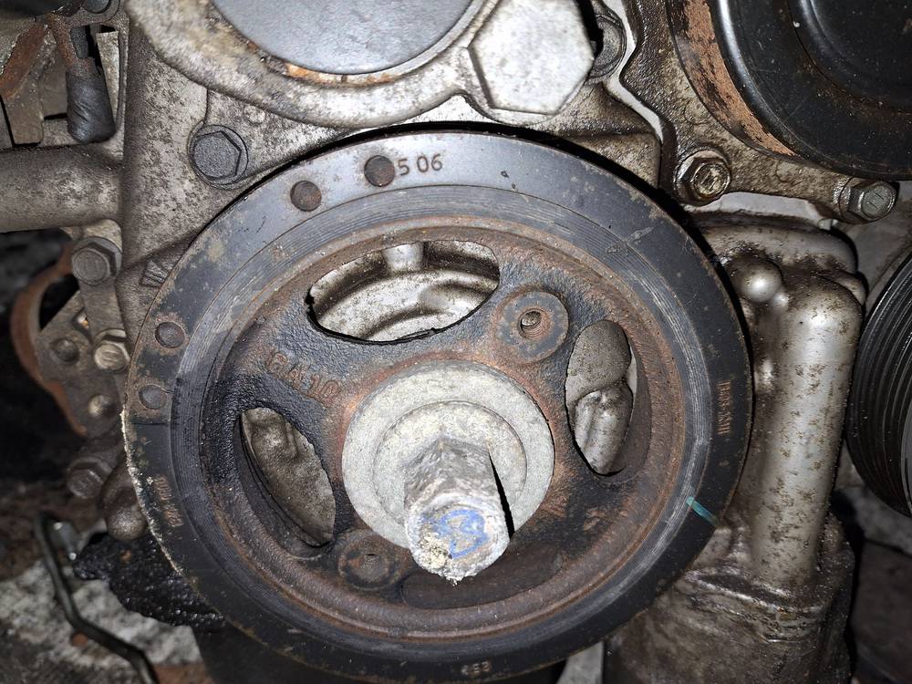 Toyota Avensis 2006 poulie de vilebrequin