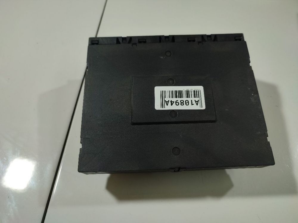 H54S2602 Volkswagen Golf 2008 Komforto blokas