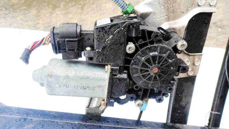 119024114 Audi A6 1998 Window Motor - FRONT RIGHT