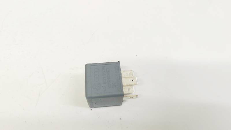 141951253B Volkswagen Passat 2006 Rele