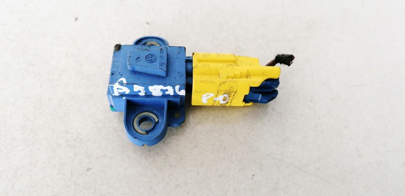 1K0955557A Volkswagen Golf 2000 Srs Airbag crash sensor