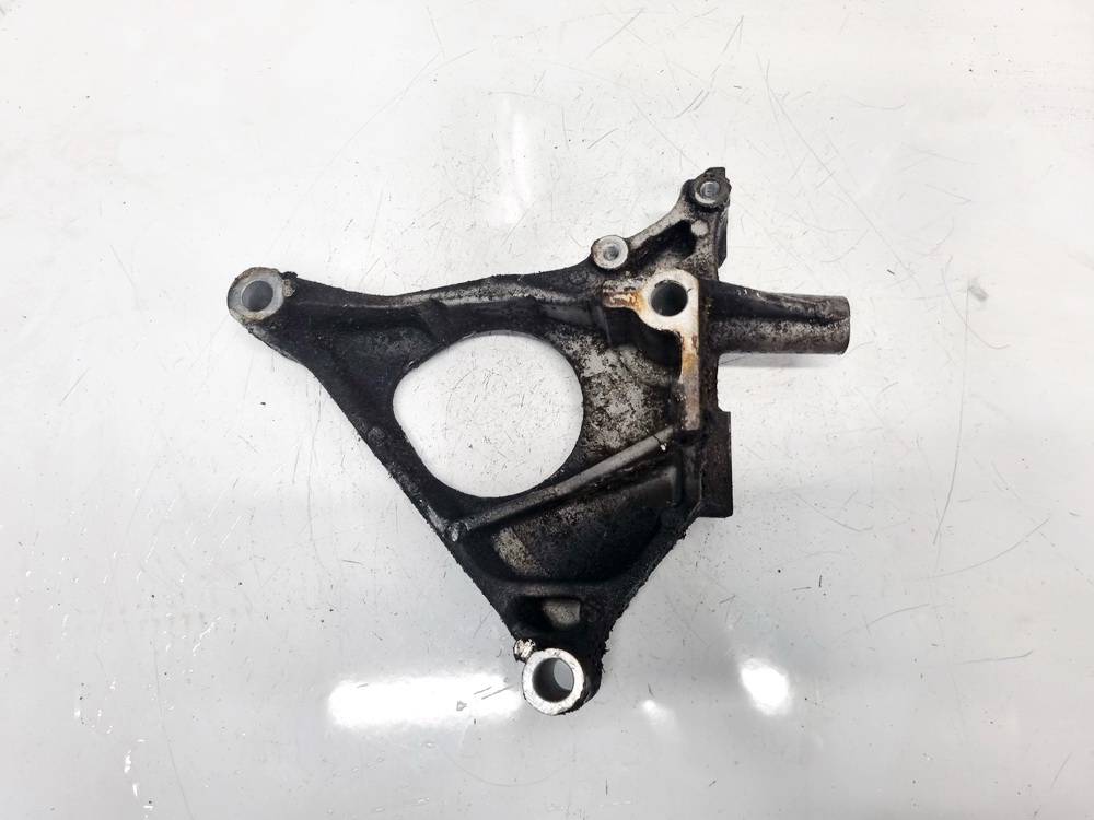 Nissan Almera 2000 Motoraufhängung