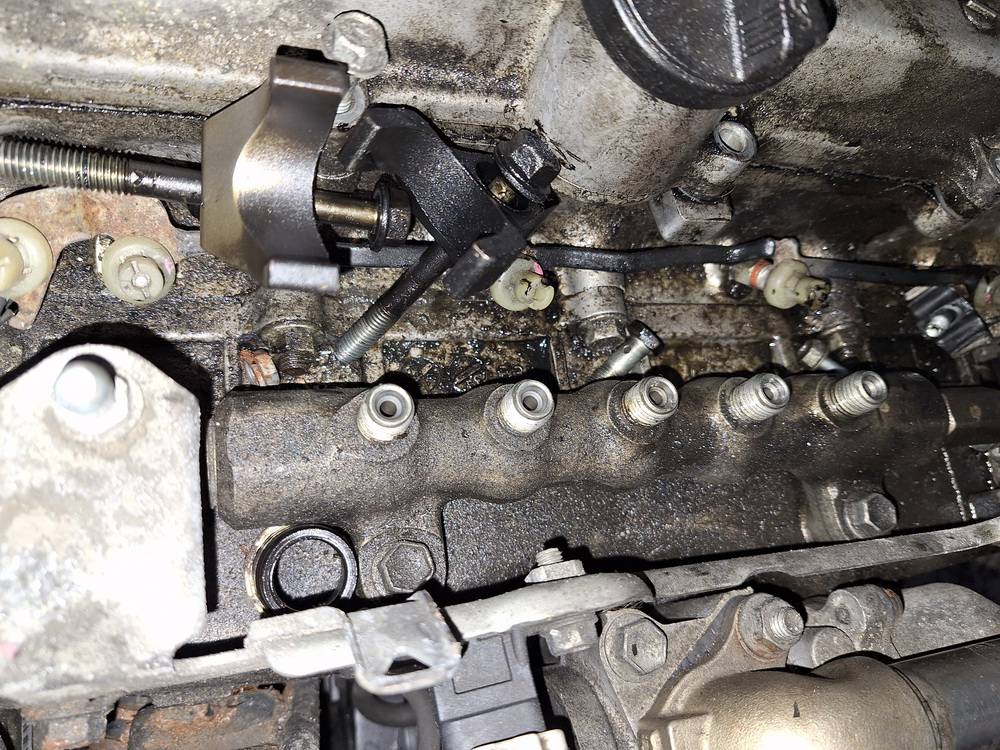 Toyota Avensis 2006 RAMPE INJECTION