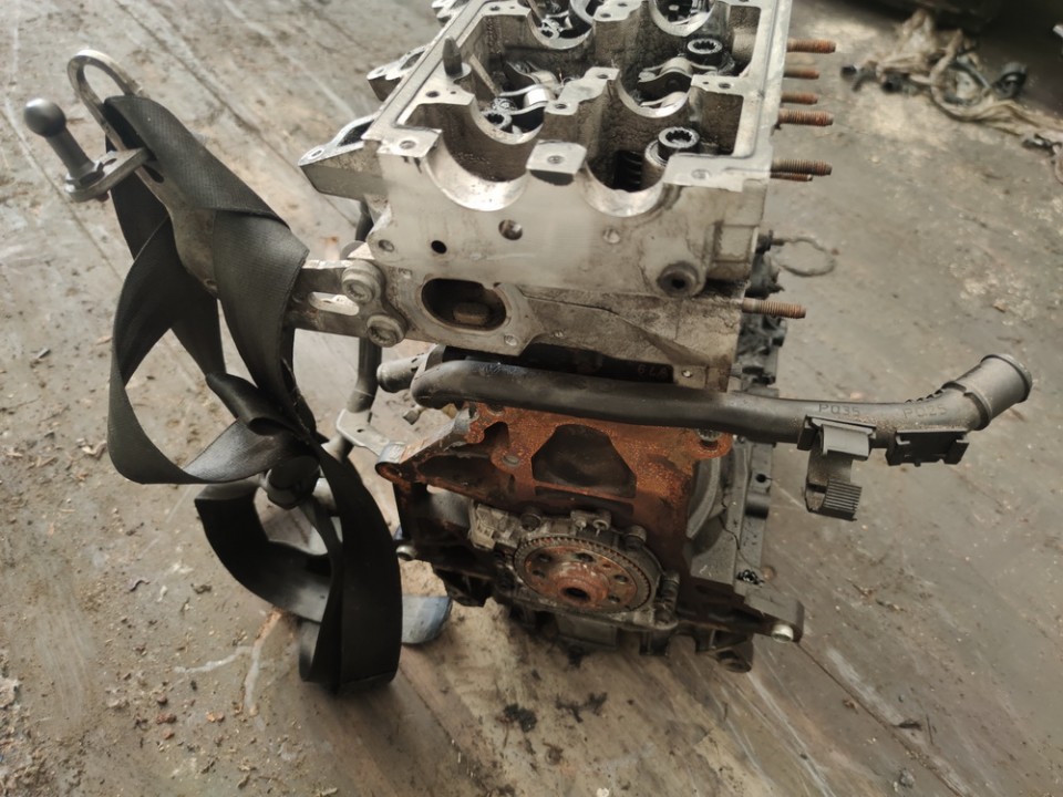 AVF Volkswagen Passat 2003 Engine