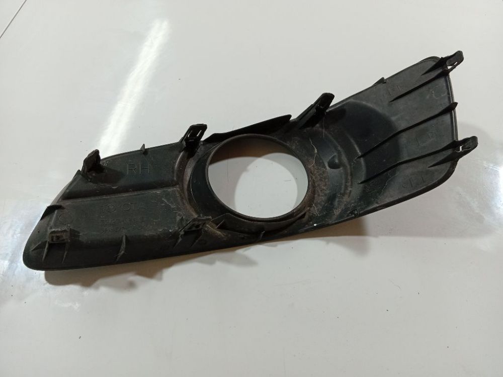 521270F040 Toyota Corolla Verso 2004 Bumper Grille - FRONT RIGHT - Thumbnail 3