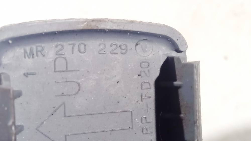 MR270229 Mitsubishi Space Star 2001 Innenausstattung - Thumbnail 3