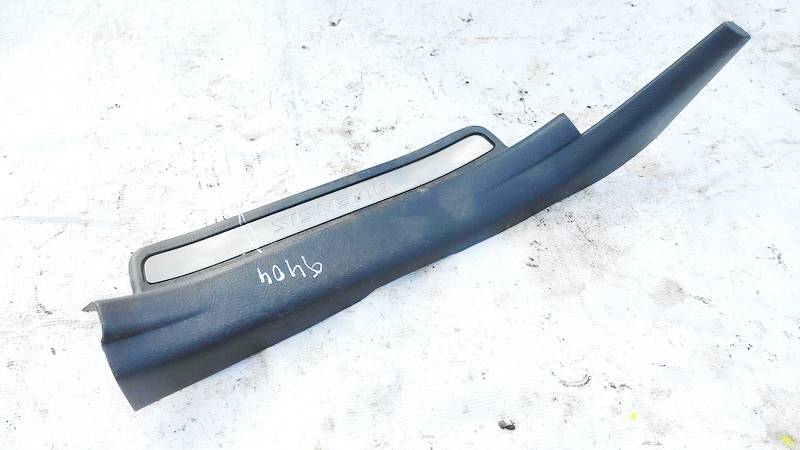 6791705050 Toyota Avensis 2006 garniture seuil de porte arriere droite