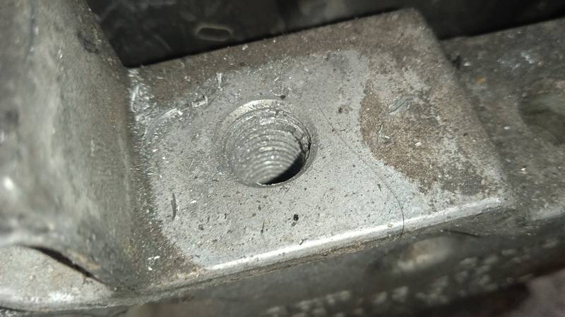 03G199207F Volkswagen Passat 2006 Ātrumkārbas kronšteins - Thumbnail 4