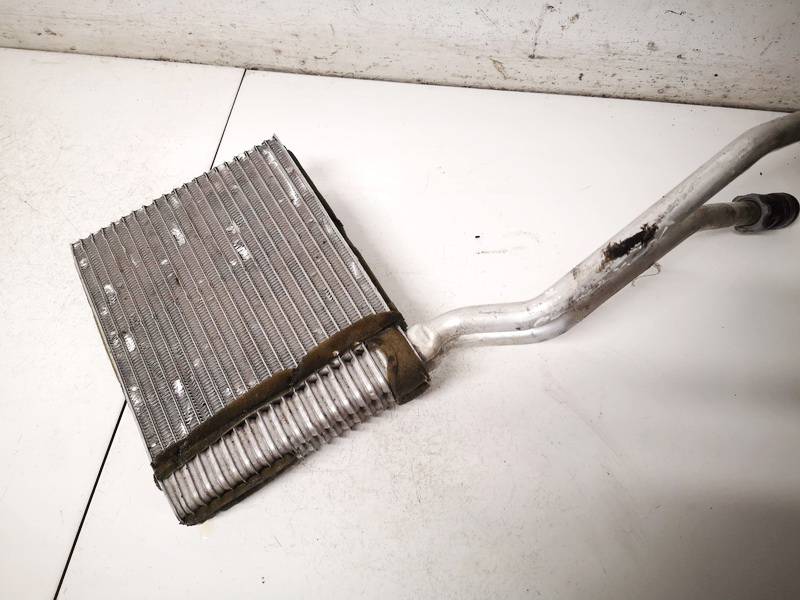 VP3M5H18476AE Volvo V50 2004 Heater radiator (heater matrix)