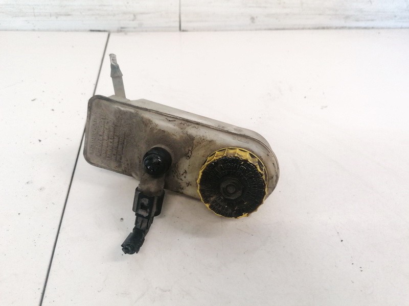 6N1611307C USED Brake Master Cylinder Reservoir Volkswagen Polo 2000 1