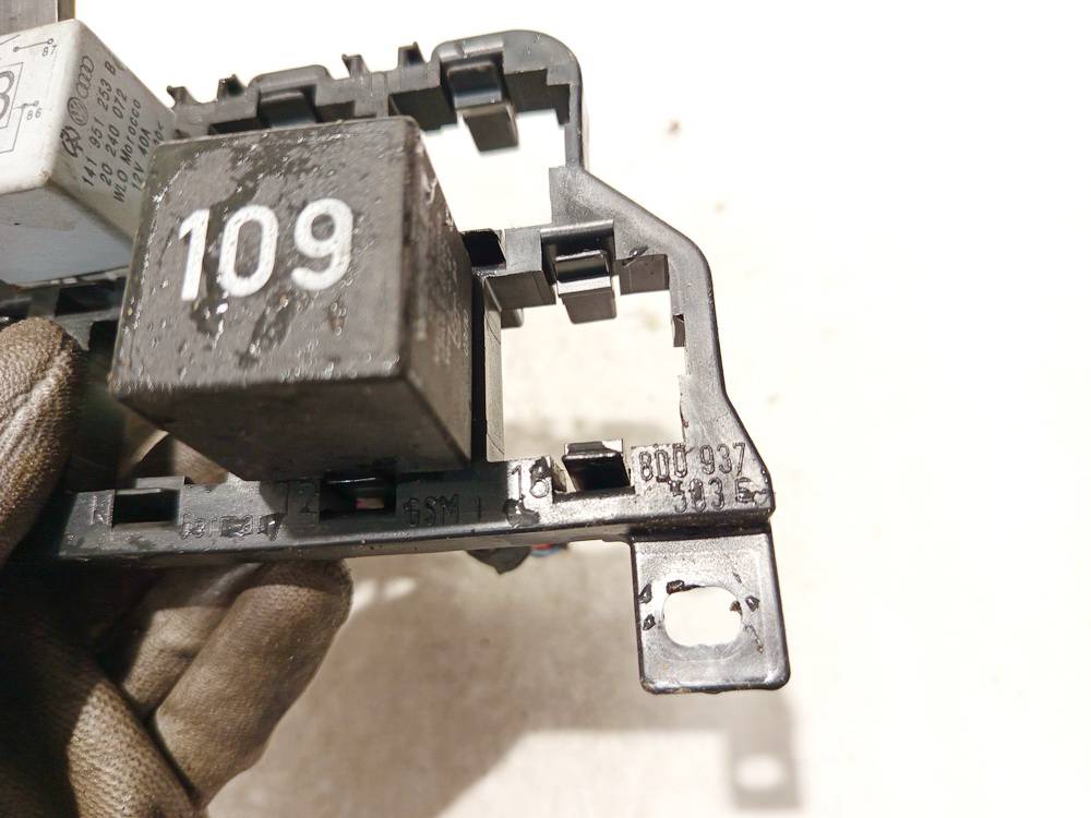 8D0937503E Volkswagen Bora 1999 Fuse box - Thumbnail 3