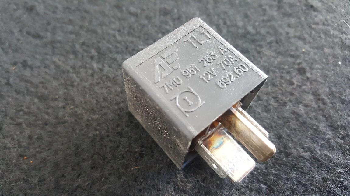7M0951253A NENSUTATYTA Relay module Skoda Octavia 2008 0.0L 9EUR ...