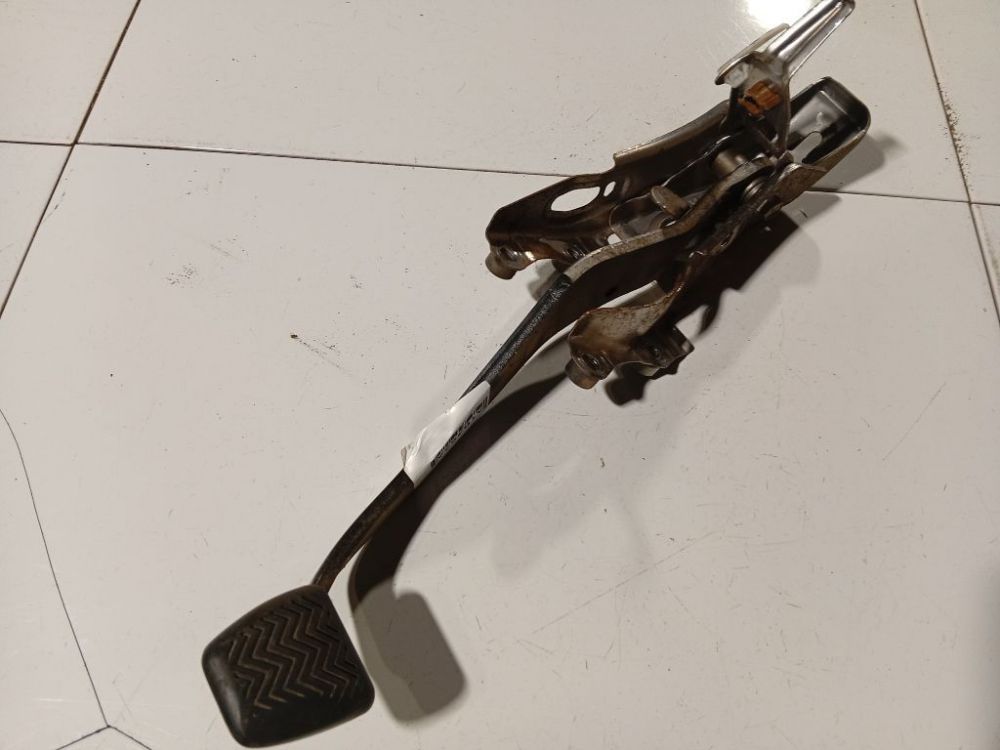 Toyota Avensis 2010 Pedal work, Brake pedal, Pedal bracket, Clutch pedal