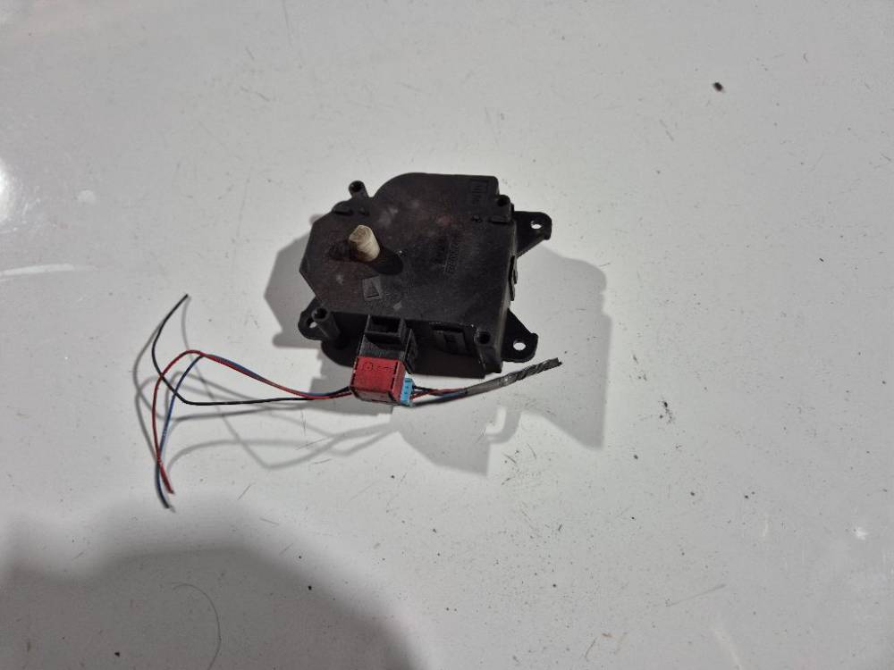 MF1138002800PLS Toyota Avensis 2010 Lämmittimen läppämotor - Thumbnail 3