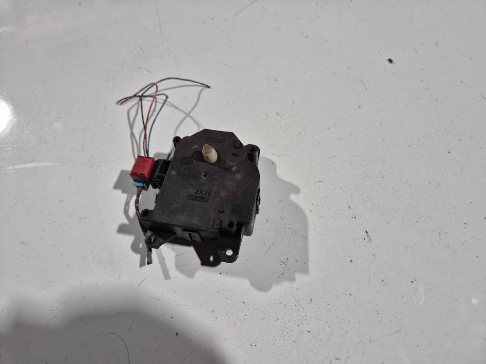 MF1138002800PLS Toyota Avensis 2010 Lämmittimen läppämotor - Thumbnail 4