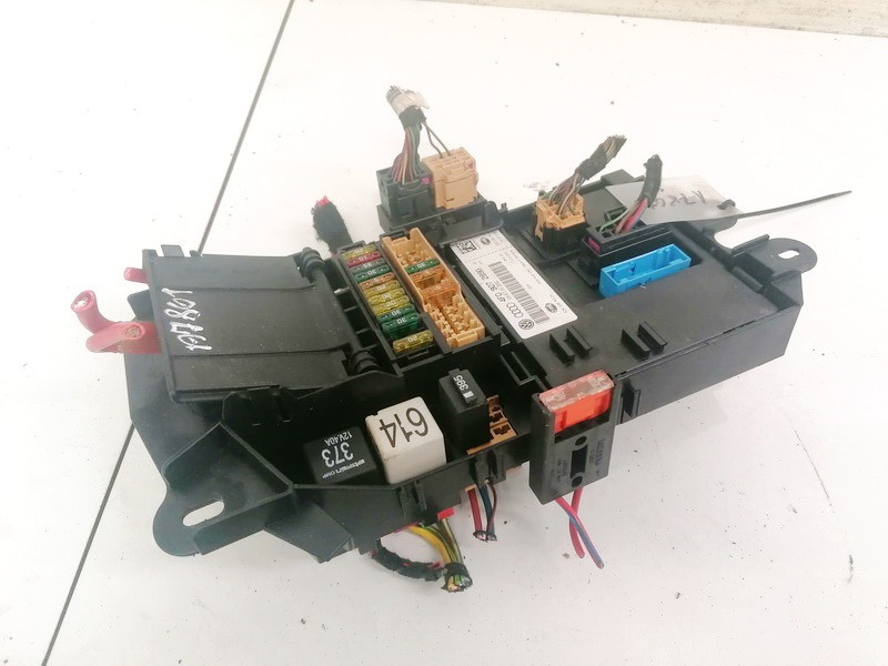 4F0907289G Audi A6 2006 Fuse box