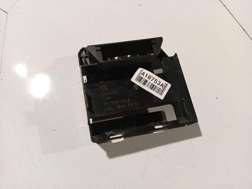 1K1907348A Volkswagen Golf 2004 Other holders